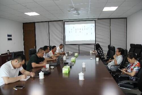 魏明倫先生參加魏明倫戲劇館展陳設計討論會(huì )